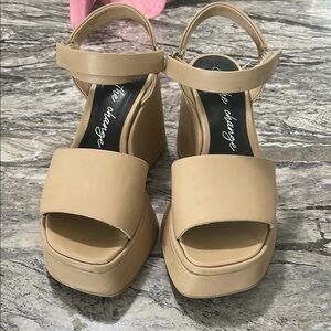Women's Tan Wedge Sandals